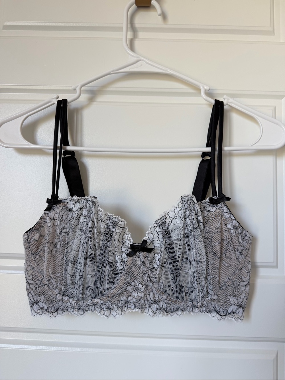 VTG 2003 Victoria's Secret Black White Contrast Corset Bra 34D